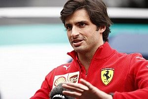 Carlos Sainz az F1 hivatalos videojátékáról : Jó vicc!