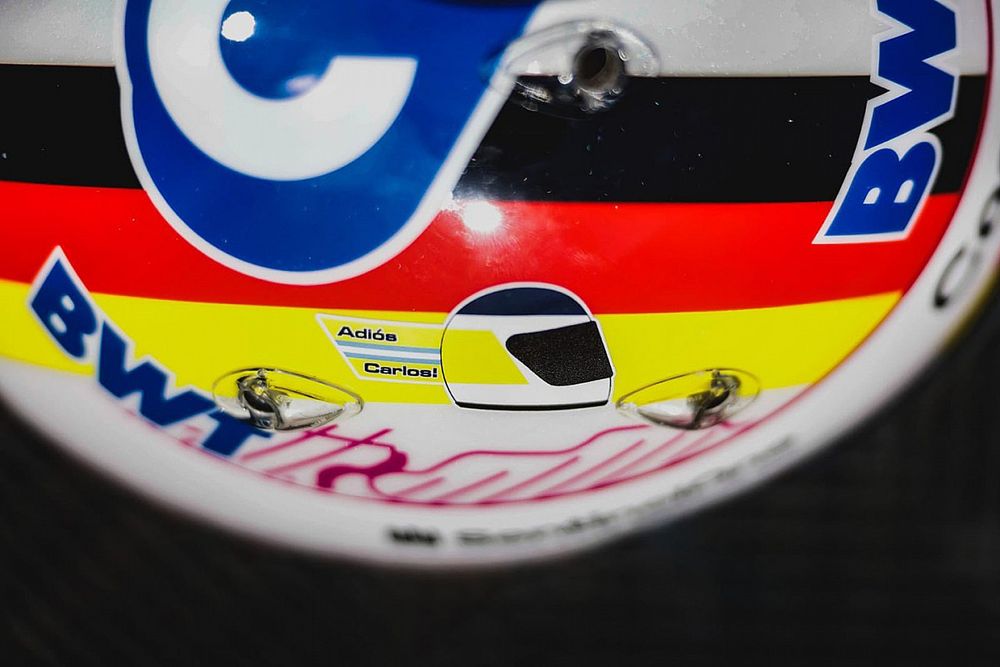 Helmet of Sebastian Vettel, Aston Martin with a tribute to Carlos Reutemann
