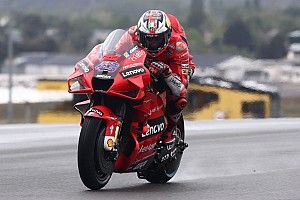 Miller zegeviert in knotsgekke Grand Prix van Frankrijk