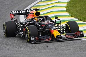 Verstappen: "Il gap da Lewis dovuto al suo motore nuovo"