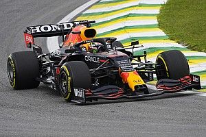 Verstappen: "Il gap da Lewis dovuto al suo motore nuovo"