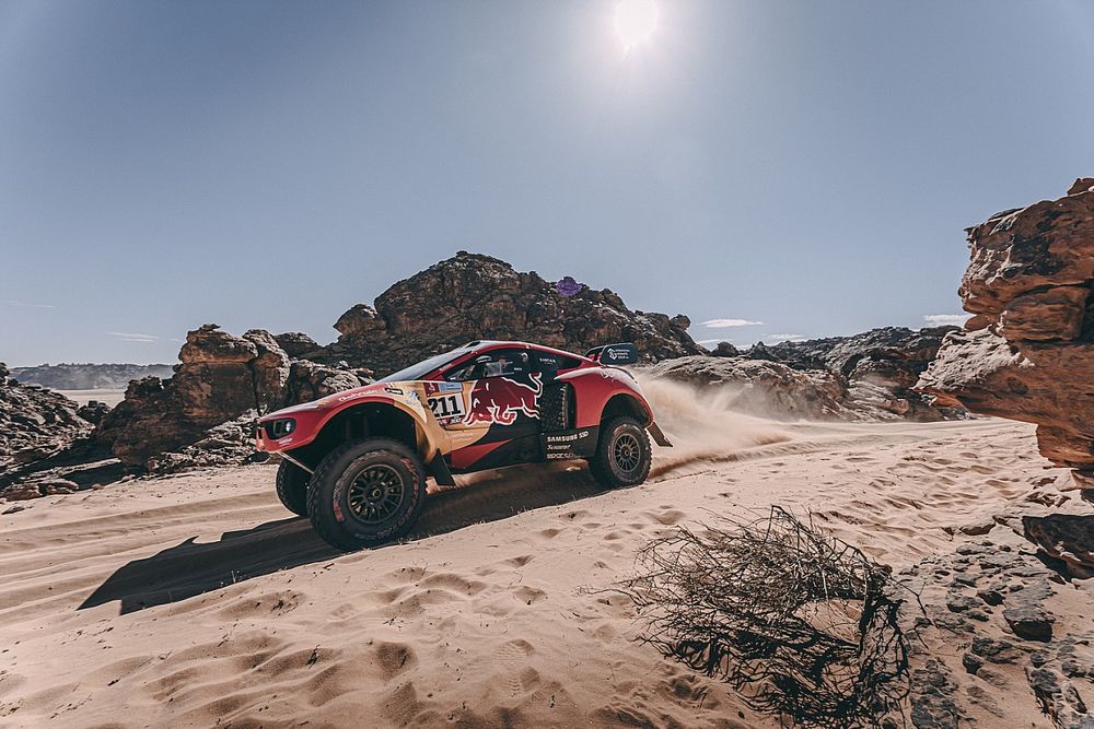 Loeb troeft Al-Attiyah af in tweede etappe Dakar Rally