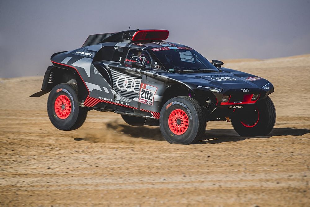 Sainz: "Es gravísimo que no se haya corregido el error del roadbook de la etapa 1"