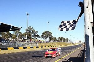 Sydney Supercars: De Pasquale wins despite tyre scare