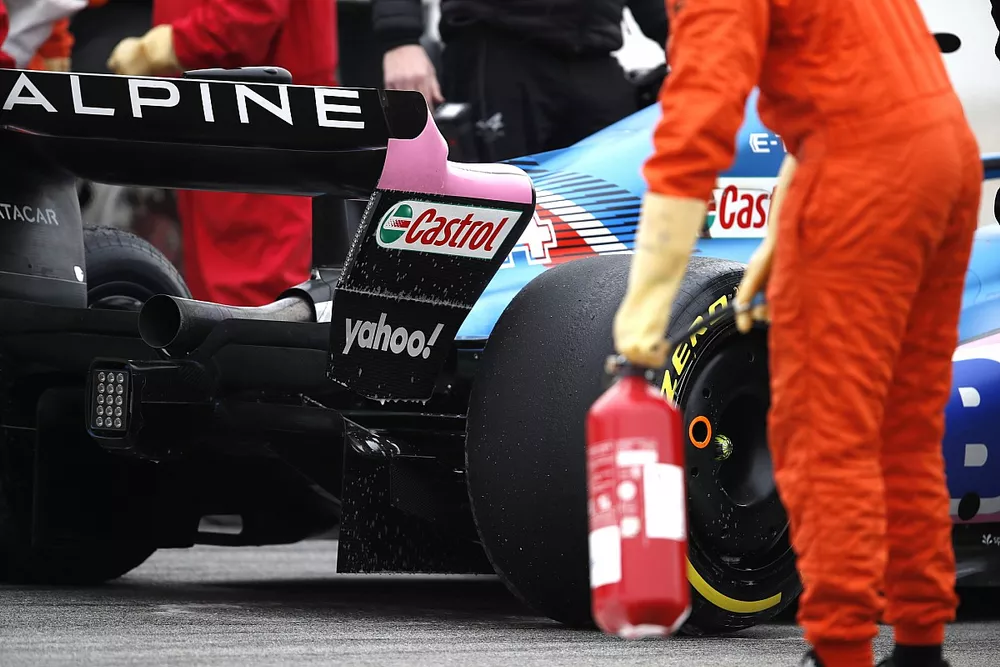 Fernando Alonso, Alpine A522, problemas de motor