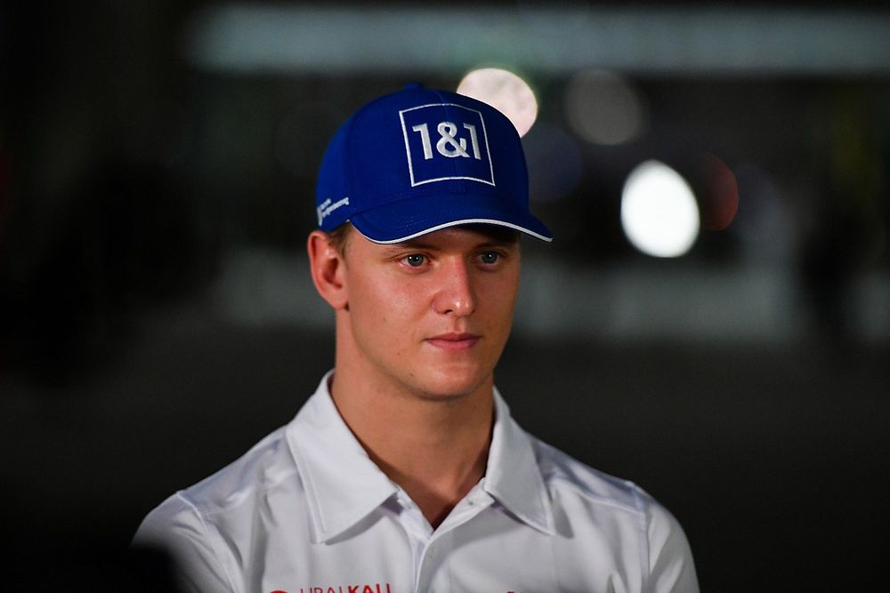 Schumacher Disebut Lampaui Penampilan Mazepin-Tsunoda