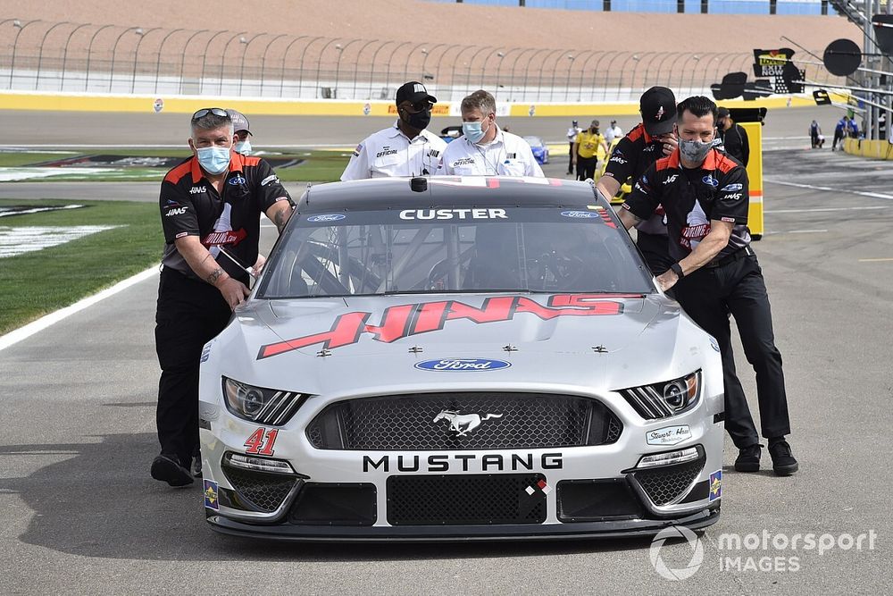 Cole Custer's crew chief suspended for lug nut violation