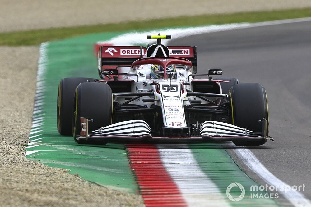 F1: Giovinazzi tradito da un tear-off finito nei freni posteriori