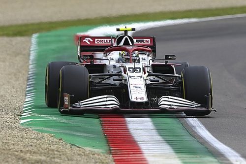 F1: Giovinazzi tradito da un tear-off finito nei freni posteriori