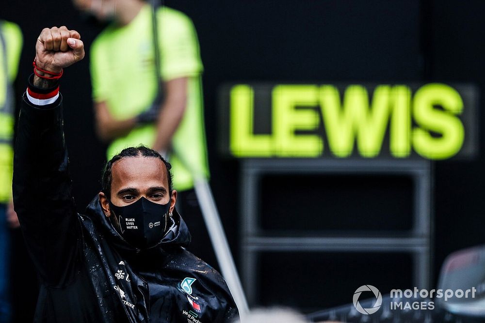 Lewis Hamilton, Mercedes-AMG F1, 1st position, and the Mercedes team celebrate championship victory