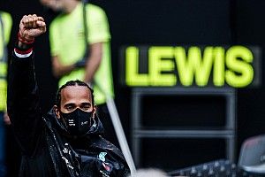 Hamilton Akhiri Perdebatan Mobil Vs Pembalap