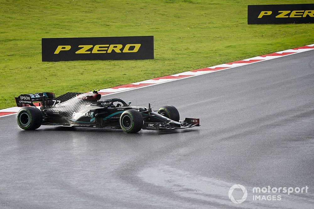 Valtteri Bottas, Mercedes F1 W11, spins