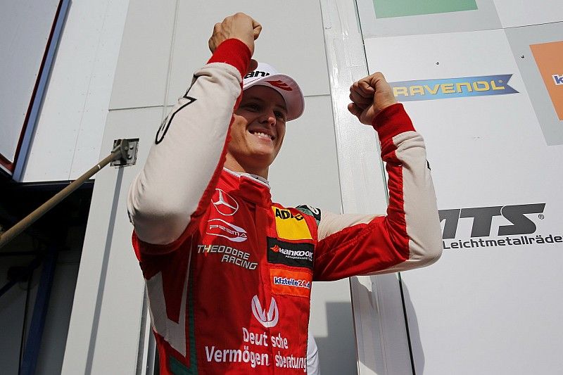 Podio: Ganador Mick Schumacher, PREMA Theodore Racing Dallara F317 - Mercedes-Benz