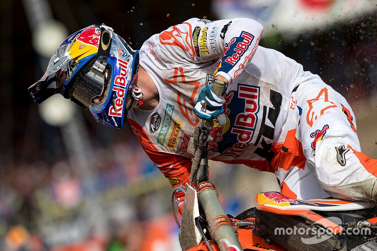 Teambaas blij dat Herlings in MXGP blijft: “Anders is de tent zo leeg”