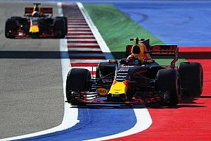 Verstappen should listen more, says Ricciardo