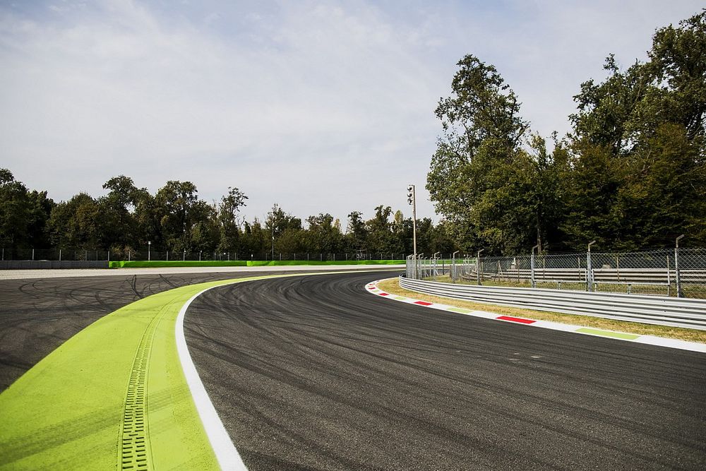 Monza hernoemt Parabolica naar Michele Alboreto