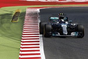 В Mercedes исключили влияние старого мотора на результат Боттаса