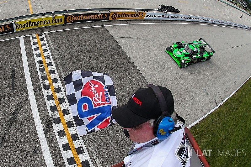 ESM Nissan menangi seri Road America IMSA