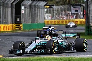 Hamilton supera recorde de Schumacher; Massa tem problemas