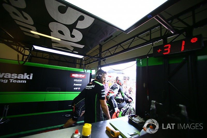 Parenthèse de travail au Lausitzring pour plusieurs équipes WSBK