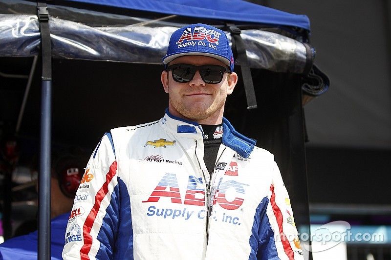 Daly dominates at Gateway but cut tires end test early