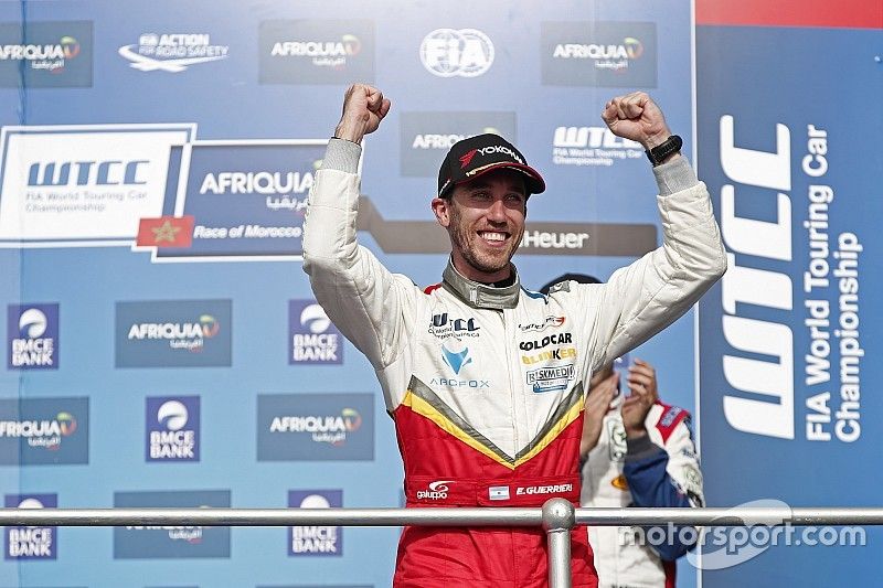 Podio: il vincitore della gara Esteban Guerrieri, Campos Racing, Chevrolet RML Cruze TC1