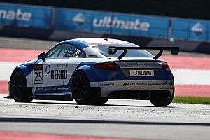 Complicado fin de semana de Mikel Azcona en Red Bull Ring
