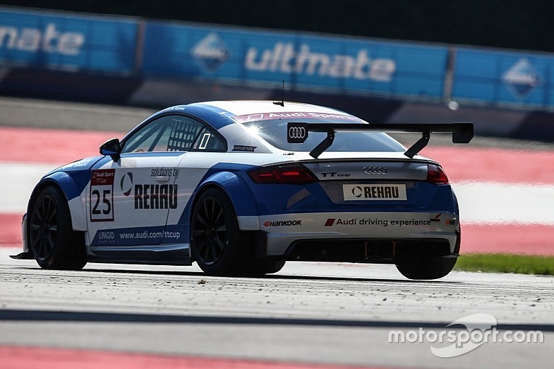 Complicado fin de semana de Mikel Azcona en Red Bull Ring