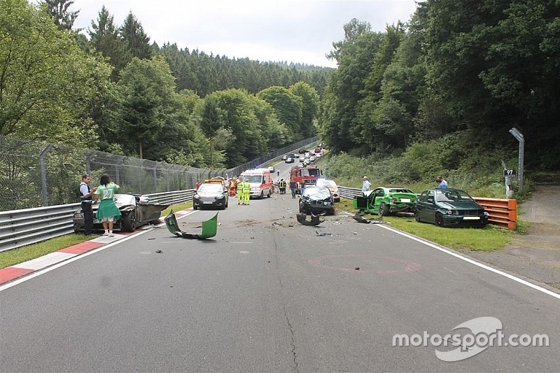 10 Orang cedera akibat kecelakaan beruntun di Nordschleife