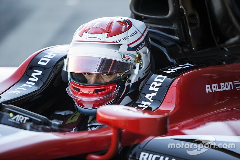 Albon sorprende e conquista il miglior tempo nelle Libere di Abu Dhabi