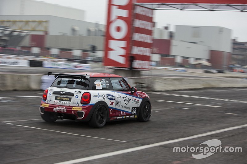 Motor Show, Mini Challenge: tutti 2-0 nei quarti di finale all'Area 48