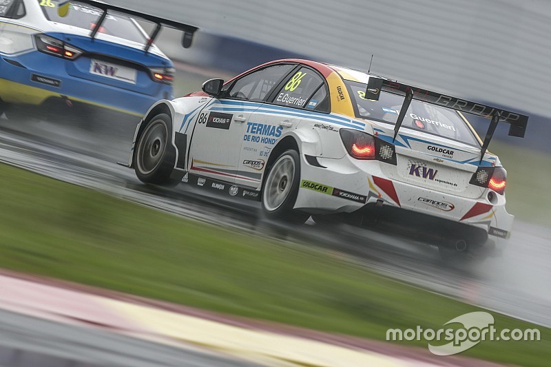 Первую гонку WTCC в Китае выиграл Герьери, вторую отменили
