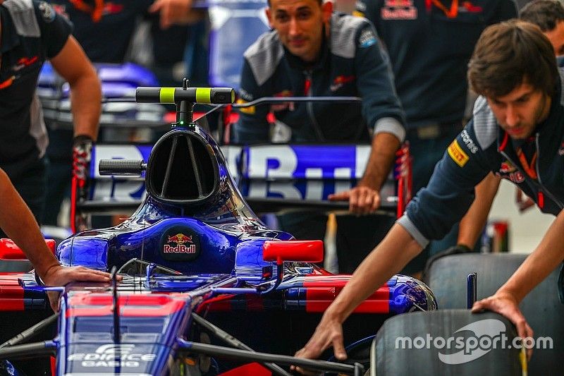 Red Bull, dispuesto a escuchar ofertas por Carlos Sainz