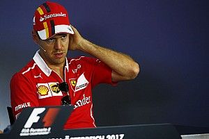 Vettel minta maaf kepada Hamilton melalui SMS