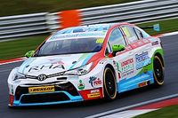 Brands Hatch BTCC: Ingram wins opener after startline crash