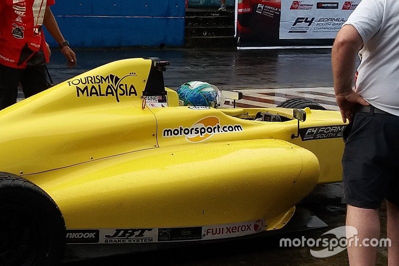 F4/SEA Sentul: Kahia rebut pole Race 1 di kondisi hujan, Presley P3, Keanon P7