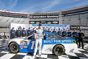 Nach Texas nun Bristol: Carl Edwards erneut auf Pole