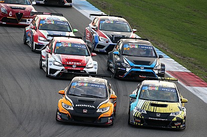 TCR Benelux, Assen: Kuppens en Michelisz schenken Honda vier zeges