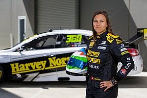 De Silvestro signs Nissan Supercars deal