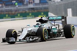 Russian GP: Rosberg leads Mercedes 1-2 in opening practice