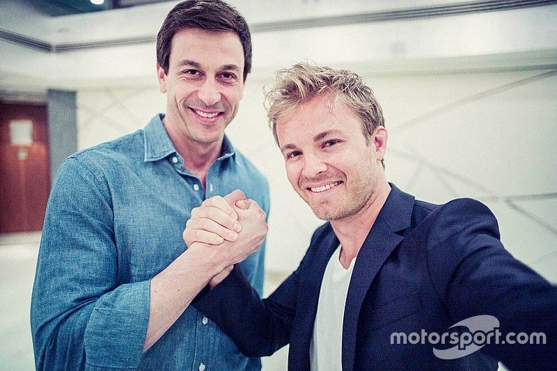 Nico Rosberg, Mercedes AMG F1 y Toto Wolff, director de Mercedes AMG F1