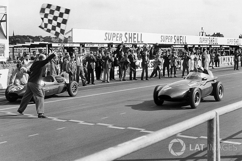 Stirling Moss, Vanwall, avec Tony Brooks qui ont partagé le volant de la Vanwall de Moss.