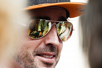 Alonso a kiégés jeleit mutatja a Forma-1-ben?