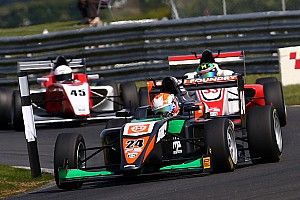 Snetterton BF3: Mahadik misses out on Race 2 win