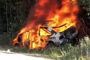Машина Кена Блока перевернулась и сгорела на ралли: видео