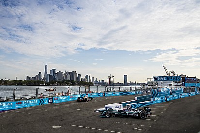 Evans lidera la práctica 2 para Jaguar