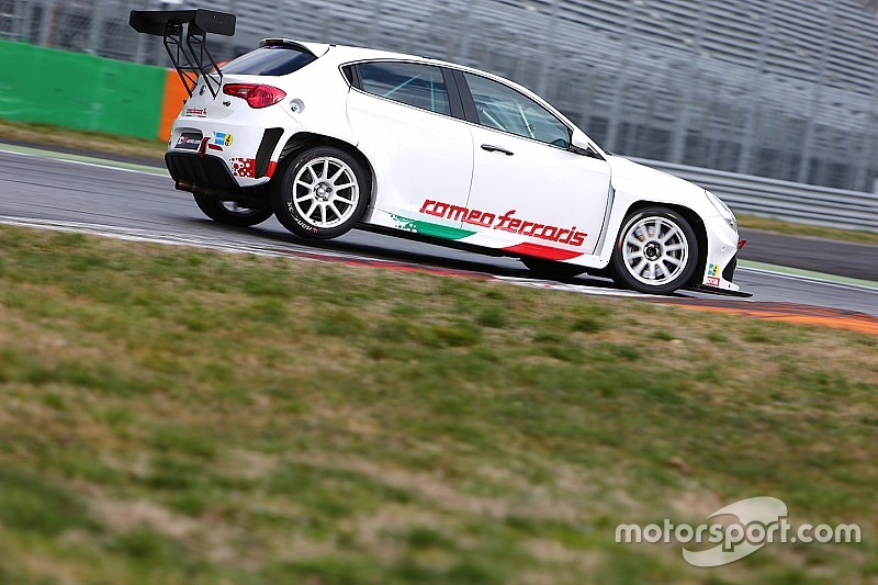 Ad Austin 14 vetture al debutto in Classe TCR