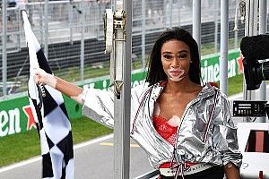 FIA про путаницу с флагом: Модель не виновата, дело в недопонимании