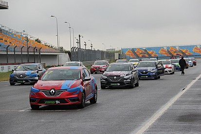 Gold Cup’ta kırmızı bayrak yarışa damga vurdu