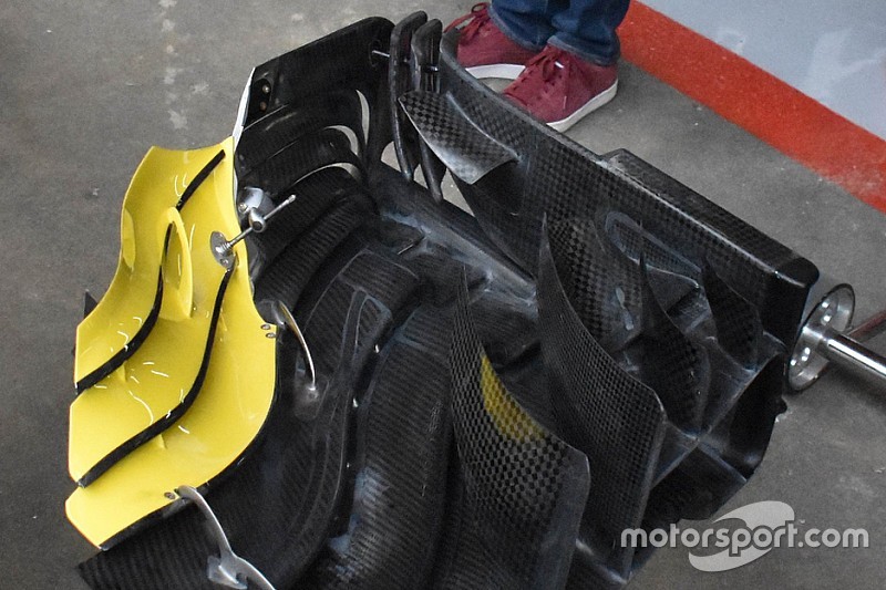 Renault: doppio flap in coda alla paratia laterale proprio come sulla Rossa